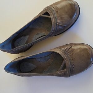 Clarks Artisan Distressed Grey Leather Flats, Size 10M